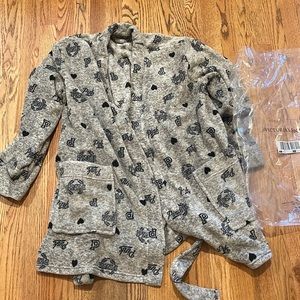 Pink Victoria’s Secret robe NWT